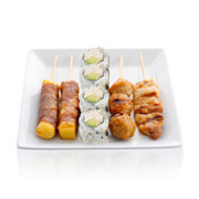  restaurant japonais,Makis, sushis, sashimis Soupe miso Salade de chou Brochettes Raviolis